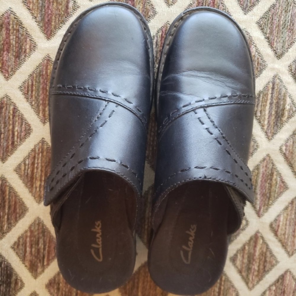 CLARK'S BLACK LEATHER SLIP ON CLOGS 8